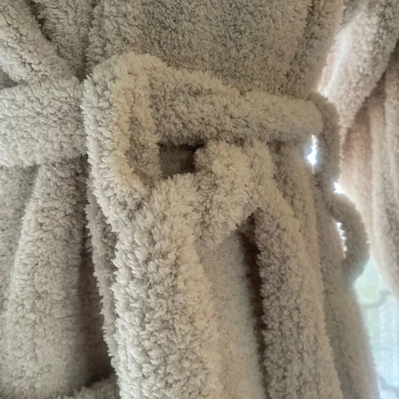 Pottery Barn Cream Plush cozy ribbed Robe - Picture 5 of 14